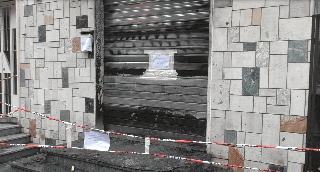 Pesaro - Fiamme all’alba in un negozio con distributori automatici, indagini sulle cause